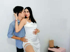 Camgirl MeganAndKen en live webcam amateur
