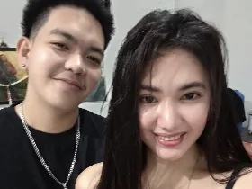 Camgirl AsianCoupleDesire en live webcam amateur