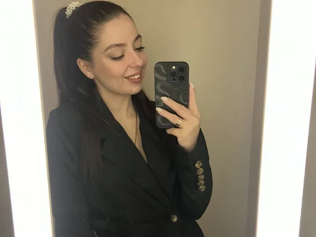 Camgirl DiamondEyesss en live webcam amateur