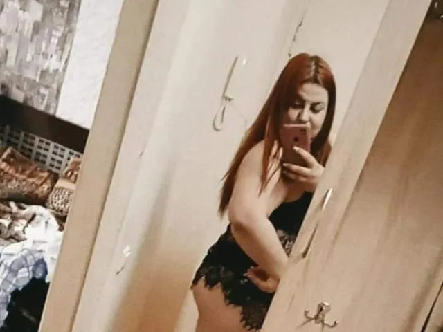 Camgirl MyraKeldy en live webcam amateur