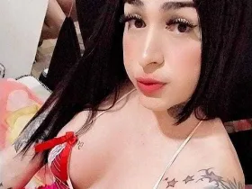 Camgirl ShariTheBigCock en live webcam amateur