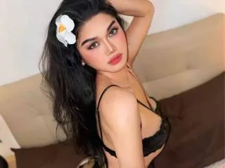 Camgirl MiacoCoa en live webcam amateur