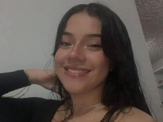 Camgirl MiaLeroy en live webcam amateur