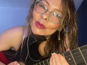 Camgirl MiaAmoretti en live webcam amateur