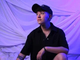 Camgirl AllexNoa en live webcam amateur
