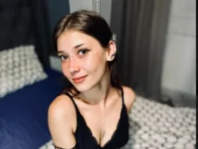 Camgirl Alienfortwenty en live webcam amateur