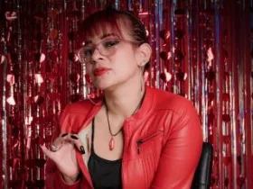 Camgirl MissMirandaa en live webcam amateur