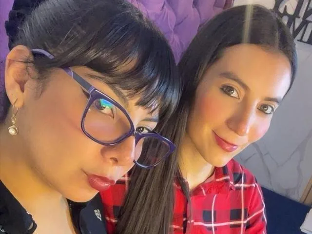 Camgirl ValkiriaAndDione en live webcam amateur