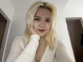 Camgirl SweetLilyy en live webcam amateur