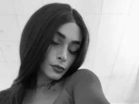 Camgirl AdharaaMoon en ligne - chat webcam en direct
