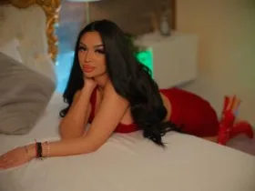 Camgirl BlackClover en ligne - chat webcam en direct