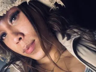 Camgirl GeraldineSuan en live webcam amateur