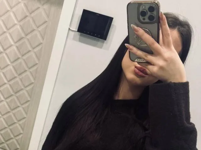 Camgirl MichelFishbein en live webcam amateur