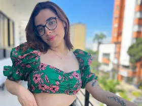 Camgirl LiaStorm en live webcam amateur