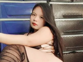 Camgirl YannaDirtyOne en live webcam amateur