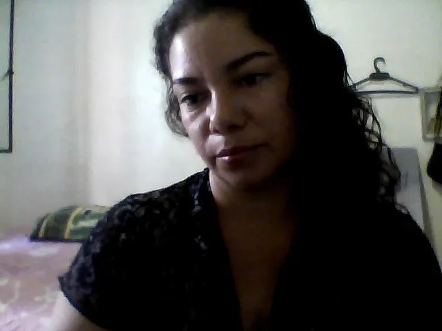 Camgirl HypnoticBella en live webcam amateur