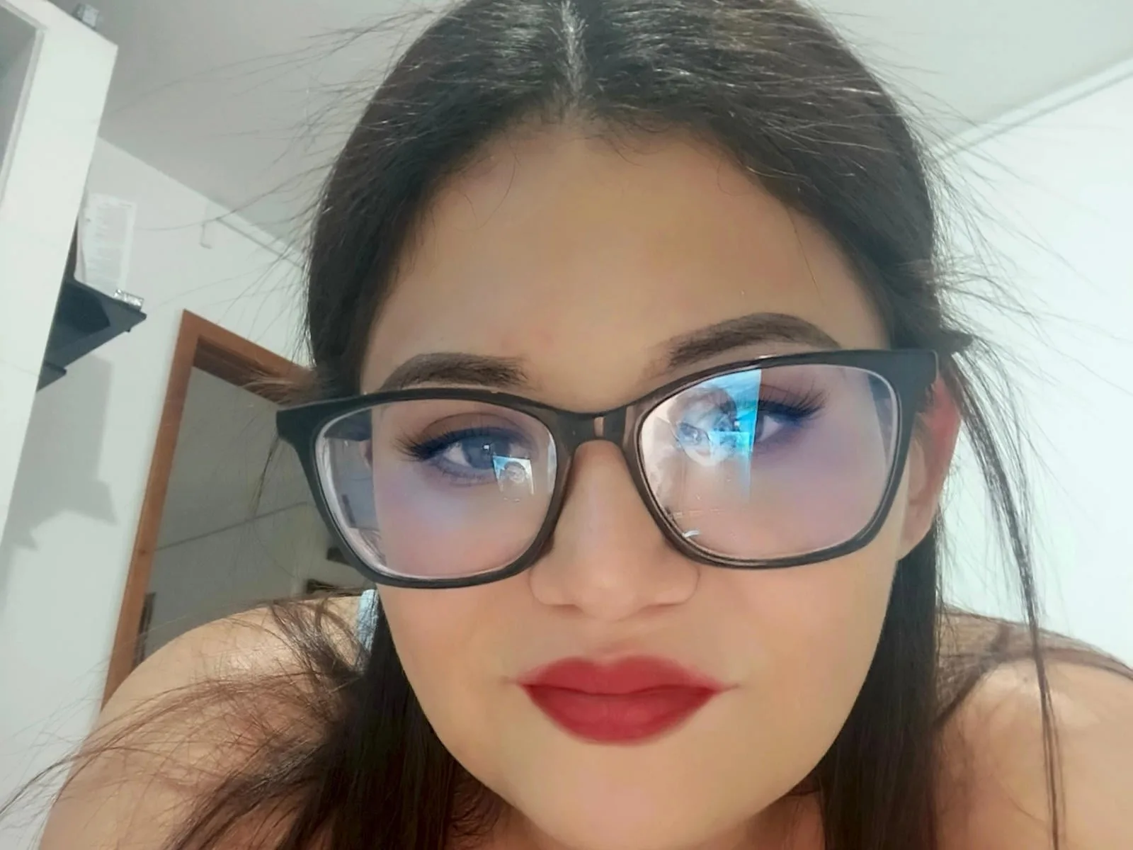 Camgirl NymphoNebulax en live webcam amateur sur Mustvideos
