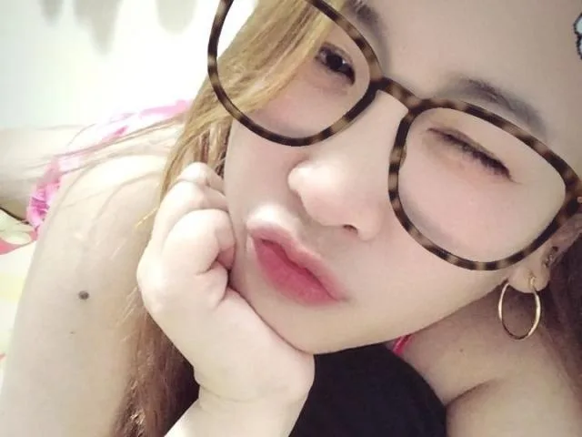 Camgirl Dhiana69 en live webcam amateur