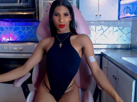 Camgirl QueenMirandaG en ligne - chat webcam en direct