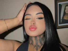 Camgirl LairaHearvy en live webcam amateur