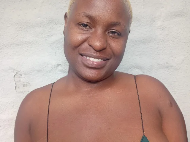 Camgirl BlackDivaX en live webcam amateur