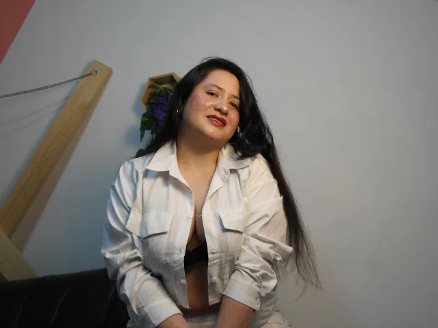 Camgirl LauraCastillox en live webcam amateur