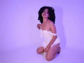 Camgirl KirasPell en live webcam amateur