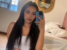 Camgirl MelodieCandy en live webcam amateur