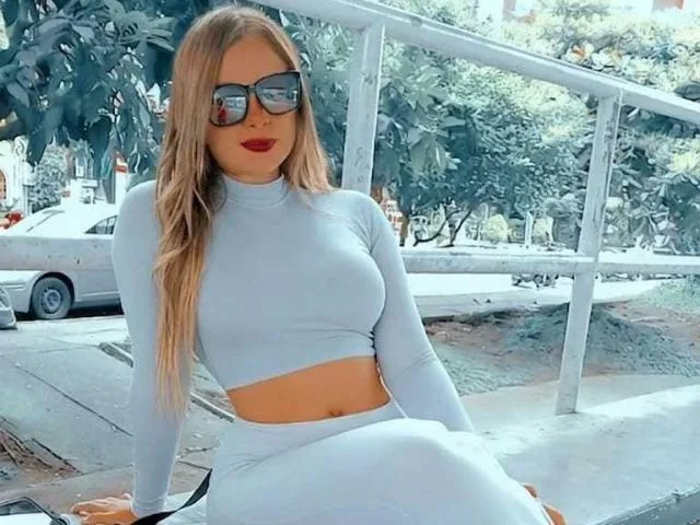 Camgirl SofiaStar69 en live webcam amateur