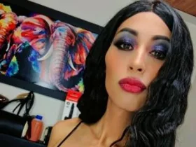 Camgirl AdellaPineda en live webcam amateur
