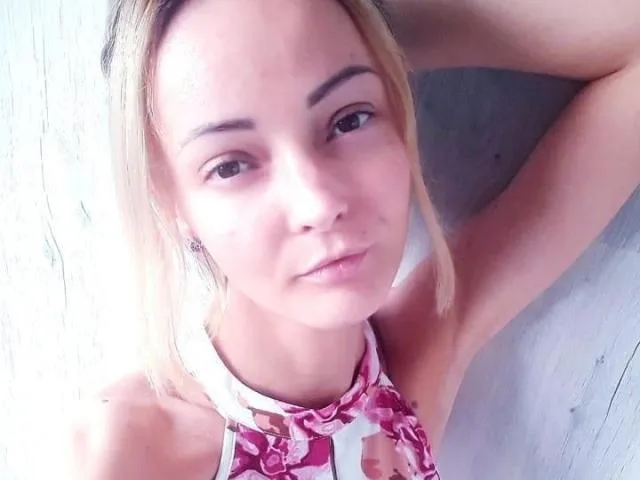 Camgirl Lollyypop en live webcam amateur