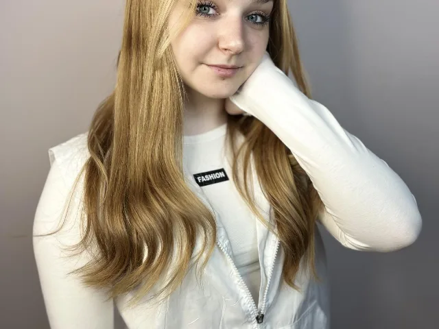 Camgirl VondaSchlereth en live webcam amateur