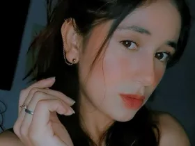 Camgirl Erinsh en live webcam amateur