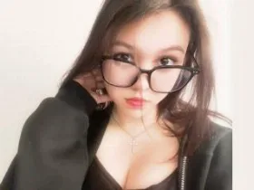 Camgirl DelarySong en live webcam amateur