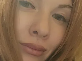 Camgirl KatyBrie en live webcam amateur