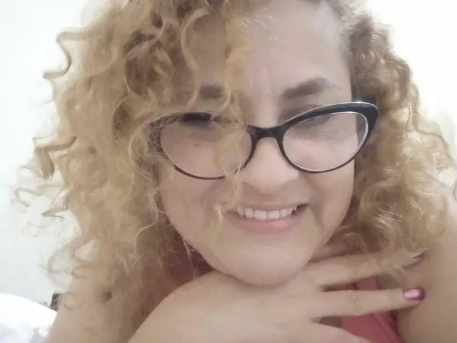 Camgirl SophiiaMonroe en live webcam amateur