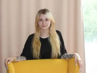 Camgirl LisaOmas en live webcam amateur