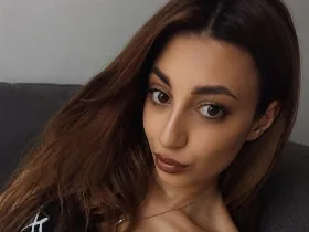Camgirl MiyaLinn en ligne - chat webcam en direct