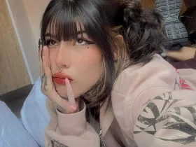 Camgirl DirtyVenom en live webcam amateur