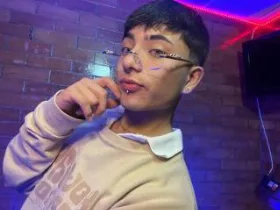Camgirl KermyBerty en live webcam amateur