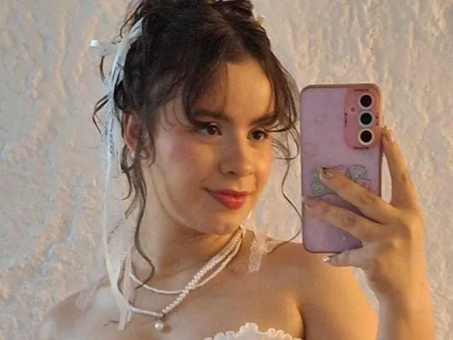 Camgirl GagingMolly en live webcam amateur
