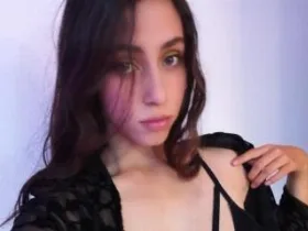 Camgirl RenLove en live webcam amateur