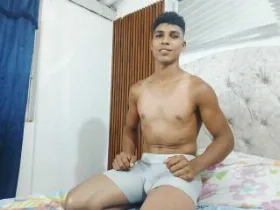 Camgirl SantiaGodiazz en live webcam amateur