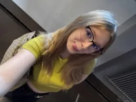 Camgirl MadyN en live webcam amateur