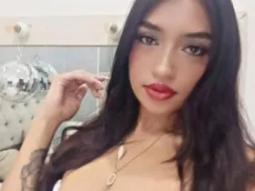 Camgirl Exoticaphrodite en live webcam amateur