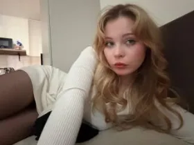 Camgirl StellaMelow en live webcam amateur