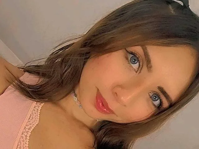 Camgirl MeganDolly en live webcam amateur