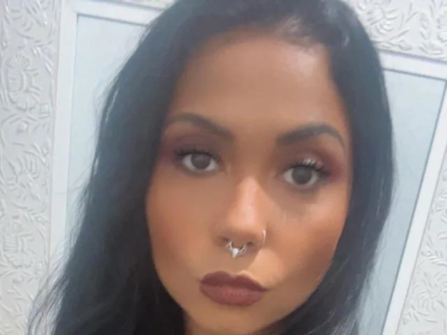 Camgirl Karollz en live webcam amateur