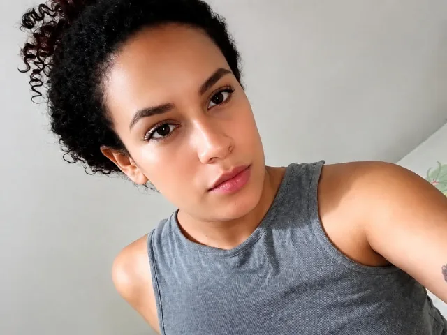 Camgirl GabyhHotty en live webcam amateur