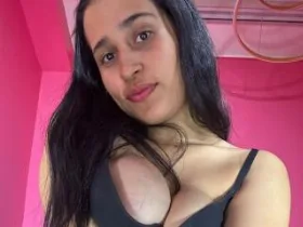 Camgirl KinkyIris en live webcam amateur